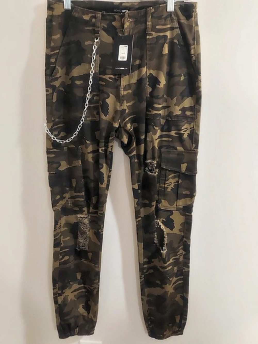 Fashion Nova Yes I Am Cargo Joggers Camo Cargo Joggers in Green & Black Size